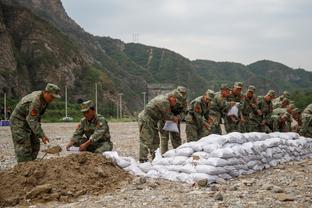 范迪克本场对阵谢菲联数据：1进球4解围，评分8.6全场最高